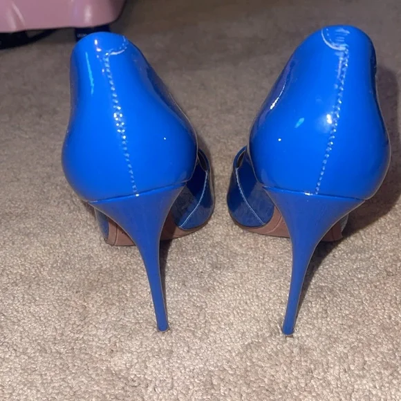 BCBGMAXAZRIA Nova pump - Picture 3 of 5